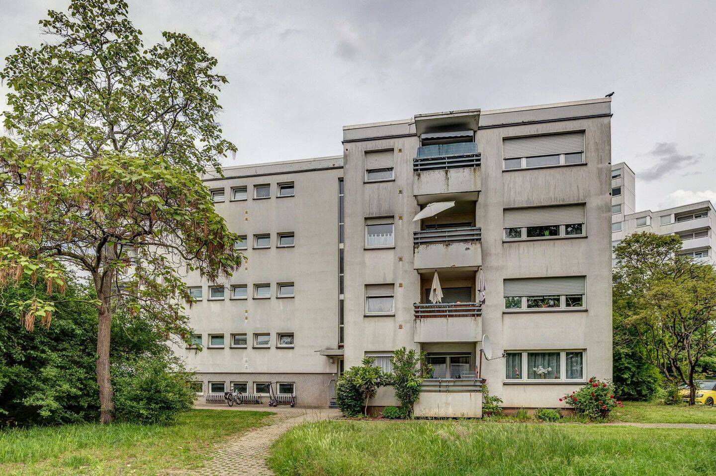 Renovierungsbedürftiges Achtfamilienhaus in ruhiger Wohnlage, 69214 Eppelheim