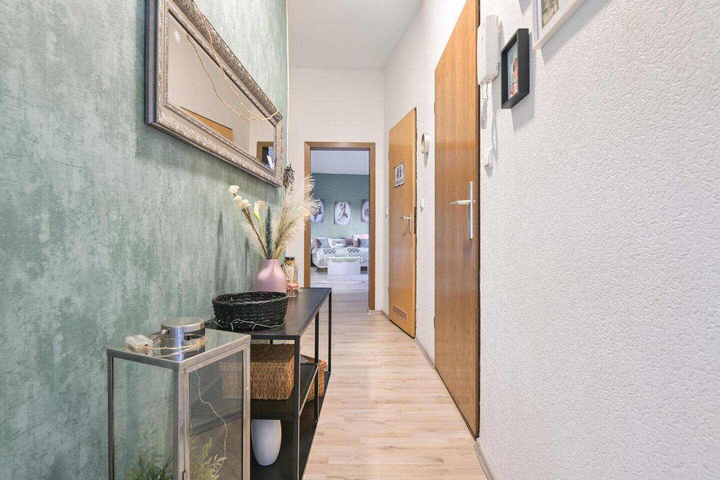 Investieren statt renovieren! Saniertes Mehrfamilienhaus mit stabilem Cashflow, 47137 Duisburg (Mittelmeiderich Obermeiderich Untermeiderich)