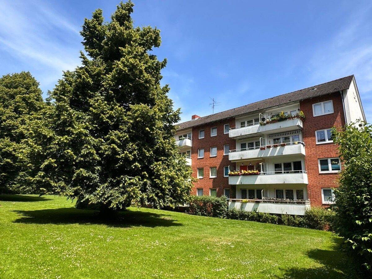 3,5-Zimmer-Eigentumswohnung mit Balkon und einem PKW-Aussenstellplatz in Lübeck-Kücknitz, 23569 Lübeck (Kücknitz Travemünde)