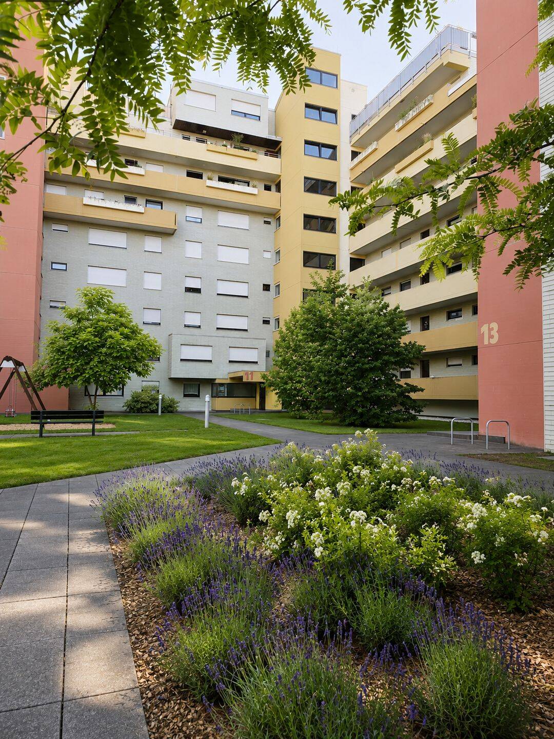 Tolle Aussicht I Wellness inklusive I Gepflegte 2-ZKB mit Hallenbad & Aufzug, 54296 Trier