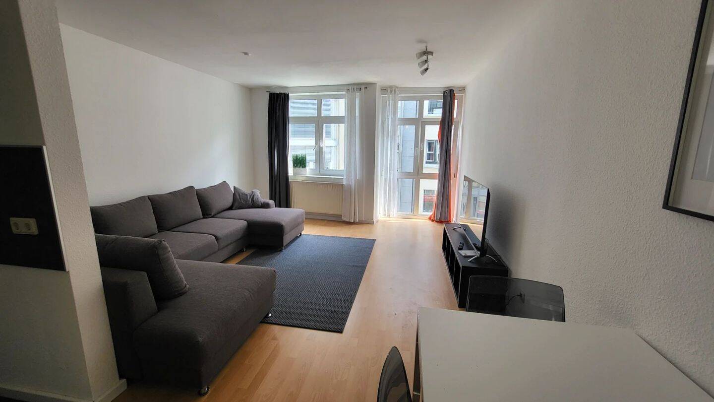 Bezugsfertige möblierte Zwei-Zimmer Wohnung in Köln Altstadt-Nord, 50668 Köln (Innenstadt-Nord Altstadt-Nord Neustadt-Nord)