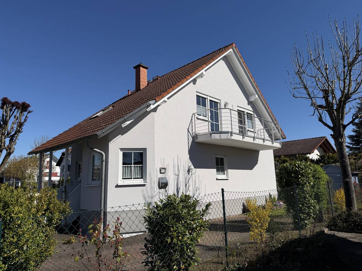 Einfamilienhaus mit vielseitigem Raumangebot – inklusive Baugrundstück, 63674 Altenstadt