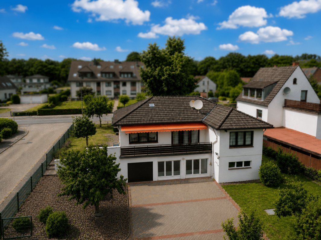 Gepflegter Bungalow mit Wohnkeller, großzügigem Grundstück und idyllischem Garten in Aumund-Hammersbeck, 28755 Bremen (Aumund-Hammersbeck Blumenthal Fähr-Lobbendorf Vegesack)