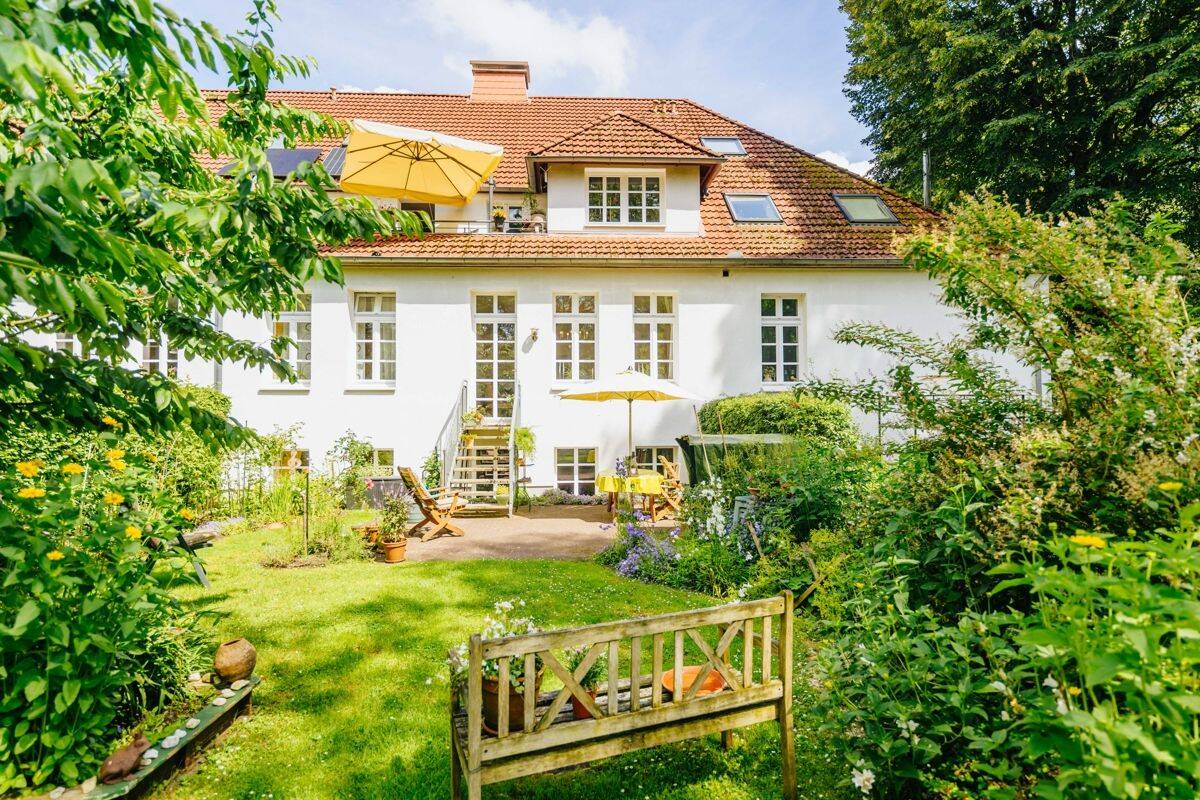 Alternative zum Haus – 5 Zi. Eigentumswohnung mit Garten, Garage und Stellplatz, 33689 Bielefeld (Dalbke Sennestadt)