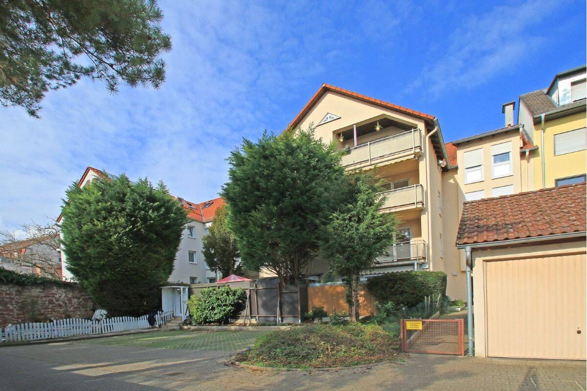 7-Parteienhaus mit 7 Garagen im beliebten Mannheimer Feudenheim, 68259 Mannheim (Feudenheim Wallstadt)