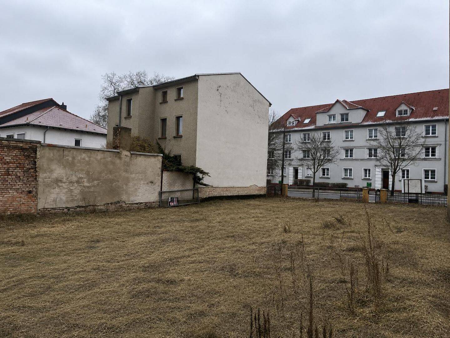 Grundstück mit Baugenehmigung für 7 Wohneinheiten und Stellplätze in Eberswalde, 16225 Eberswalde