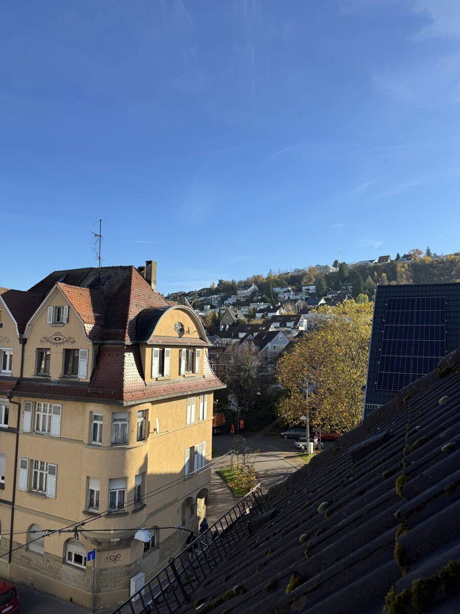 Modern geschnittene Maisonette im Dachgeschoss – zentrumsnah in Stuttgart-Feuerbach, 70469 Stuttgart (Feuerbach Zuffenhausen)