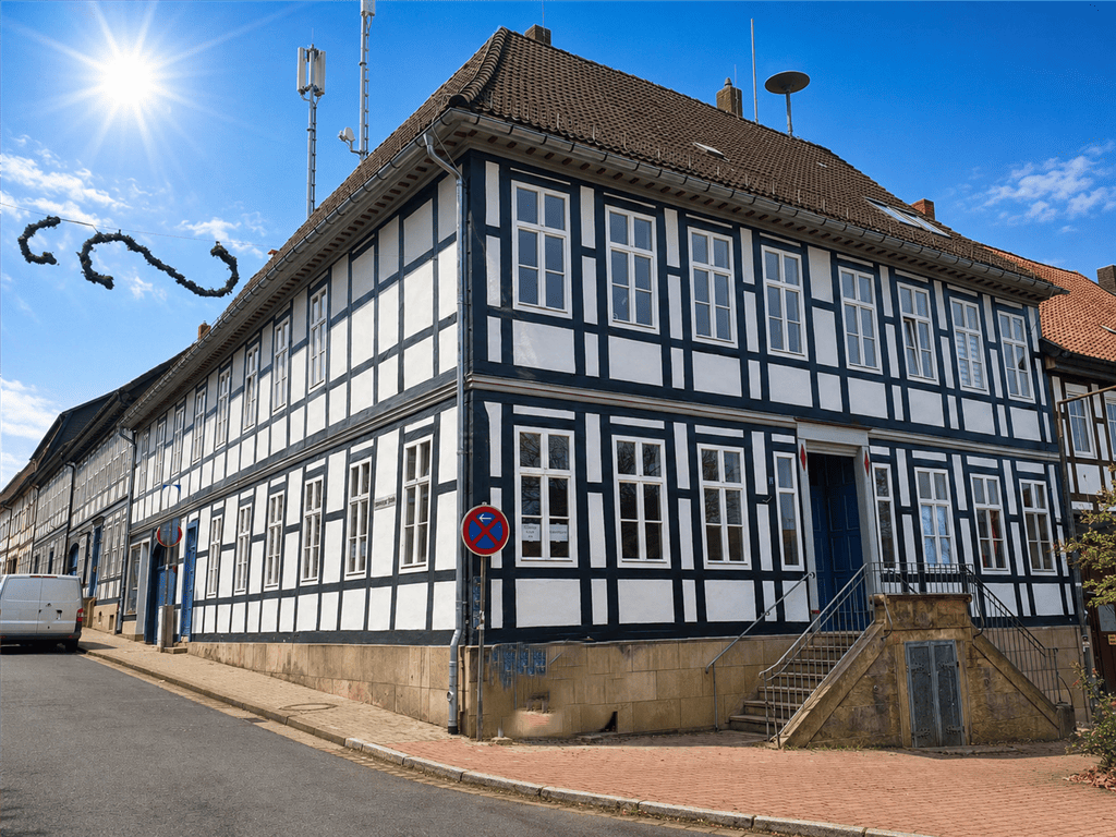 Renditestarkes, saniertes Denkmalobjekt – moderne Technik trifft historische Eleganz, 31162 Bad Salzdetfurth