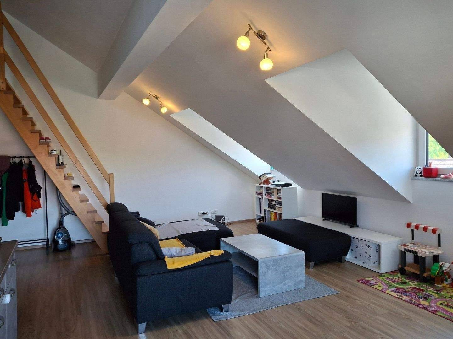 Hell, modern, offen!, 93057 Regensburg (Brandlberg-Keilberg Konradsiedlung-Wutzlhofen Reinhausen Sallern-Gallingkofen)