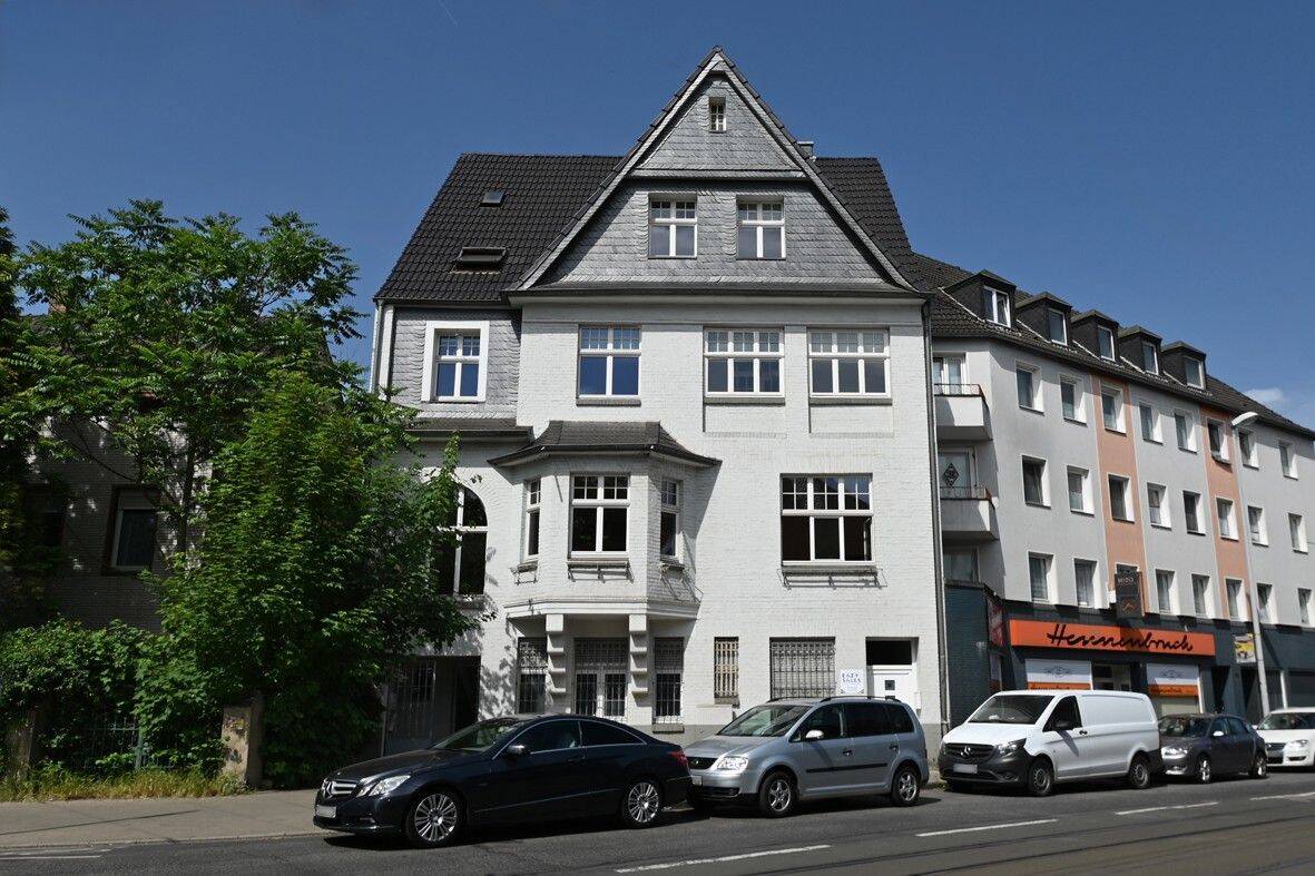 Styrumer Schmuckstück! Wunderschönes, großes Privathaus mit Garten, Garage & Gewerbeteil, 45476 Mülheim an der Ruhr (Mitte Styrum)