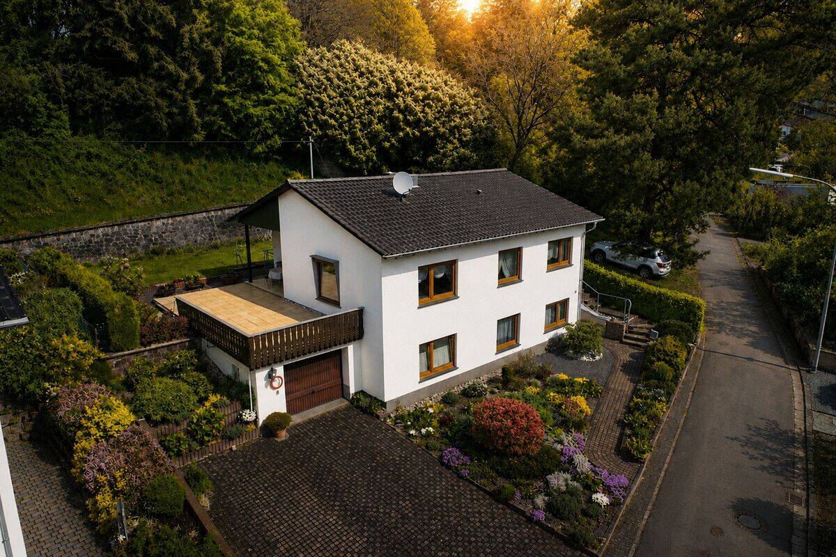 Zwei Wohnebenen, Garten und zahlreiche Modernisierungen – Ihr neues Zuhause in Merzig / Besseringen, 66663 Merzig