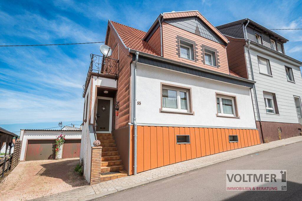 CHARMANT – Ein- bis Zweifamilienhaus mit Dachterrasse und schönem Garten in Dudweiler!, 66125 Saarbrücken