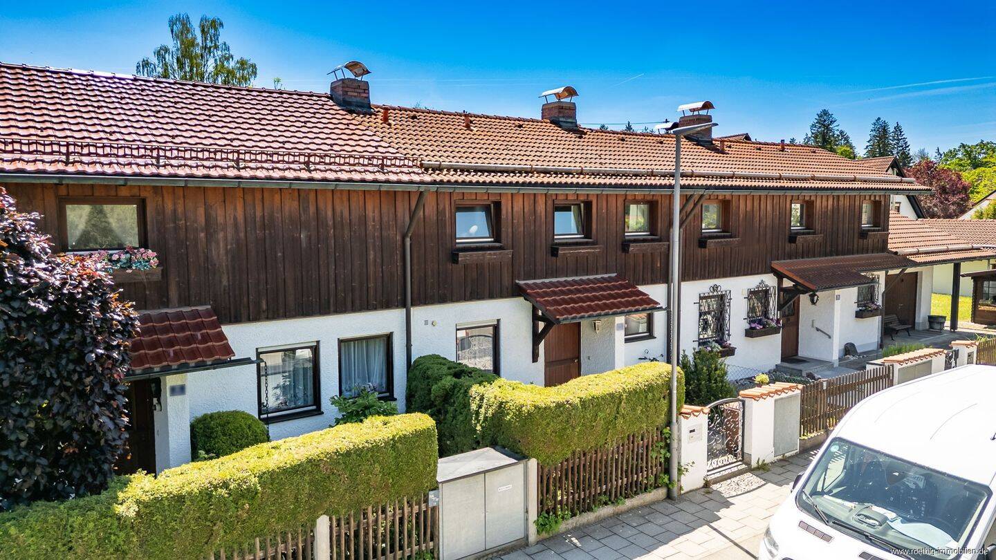 Familientraum am Stadtrand in der Waldkolonie Putzbrunn: Helles RMH mit Garten & zwei Einzelgaragen., 85640 Putzbrunn