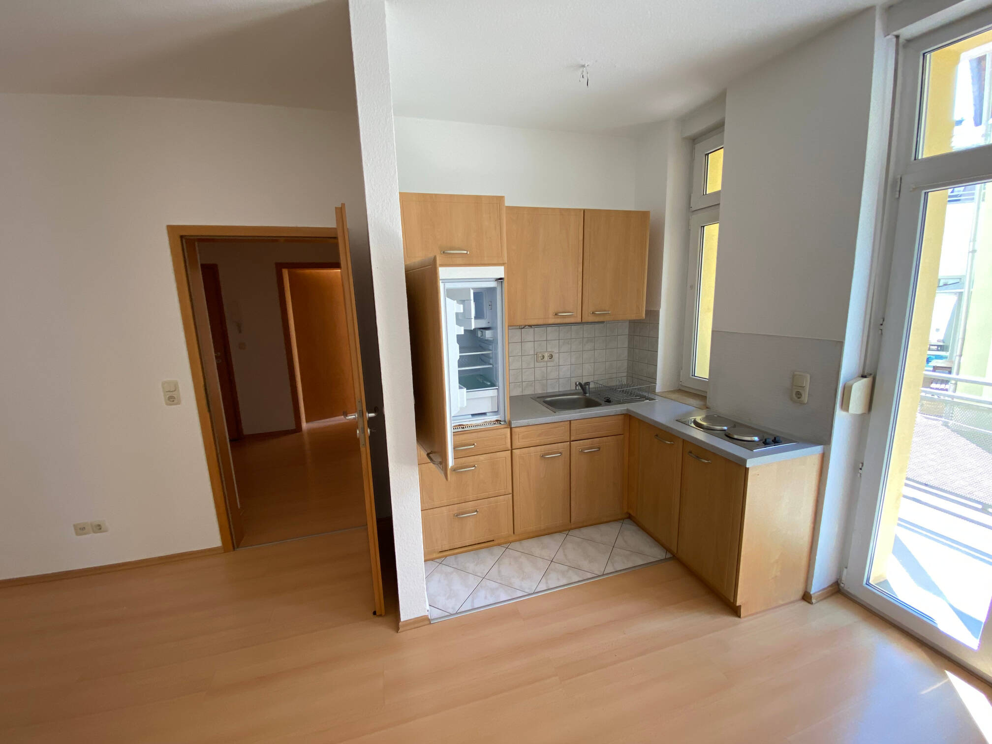 Tolle, kleine 2-Raum-Erdgeschoss-Wohnung mit EBK und Balkon in Greiz (WE2), 7973 Greiz