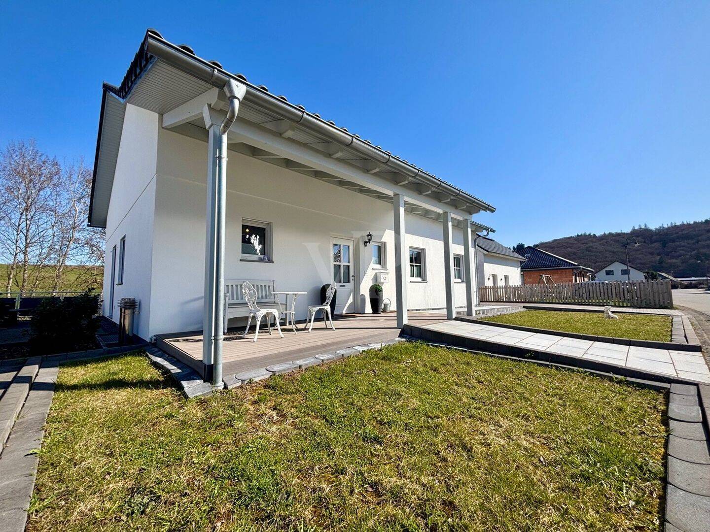 ** Energiesparhaus** Modernes Zweifamilienhaus mit effizienter Technik und Mieteinnahmen, 54550 Daun