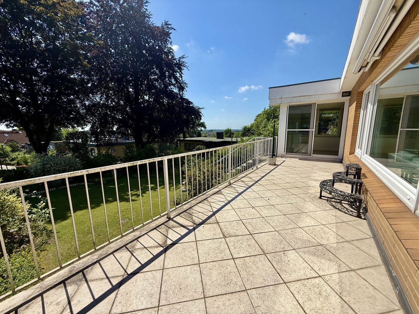 Exklusiver Bungalow mit Einliegerwohnung, Wintergarten und großzügiger Gartenanlage, 21502 Geesthacht
