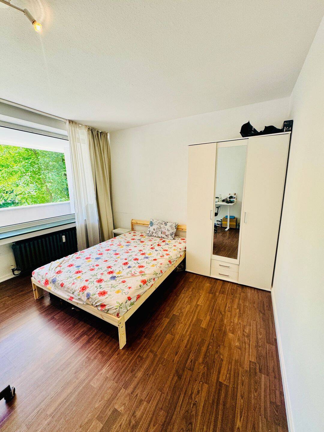 Large Furnished Room with Balcony | Sublet | Aug 1 – Oct 15, 50767 Köln (Chorweiler)