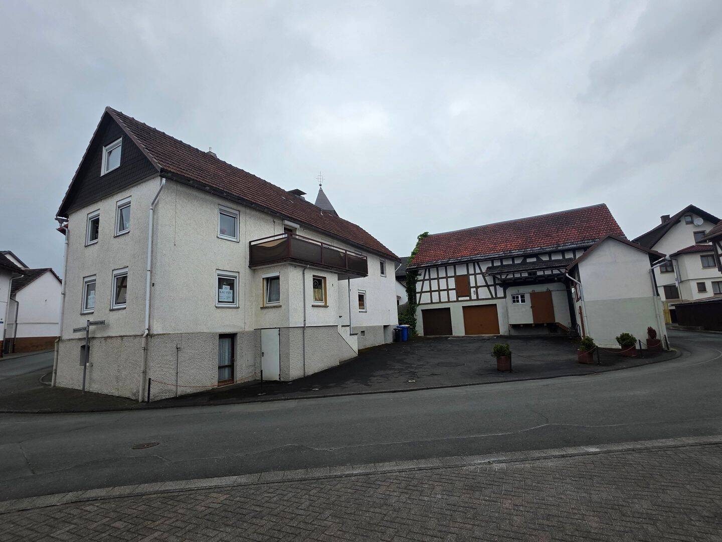 Einfamilienhaus mit Einliegerwohnung, 35075 Gladenbach