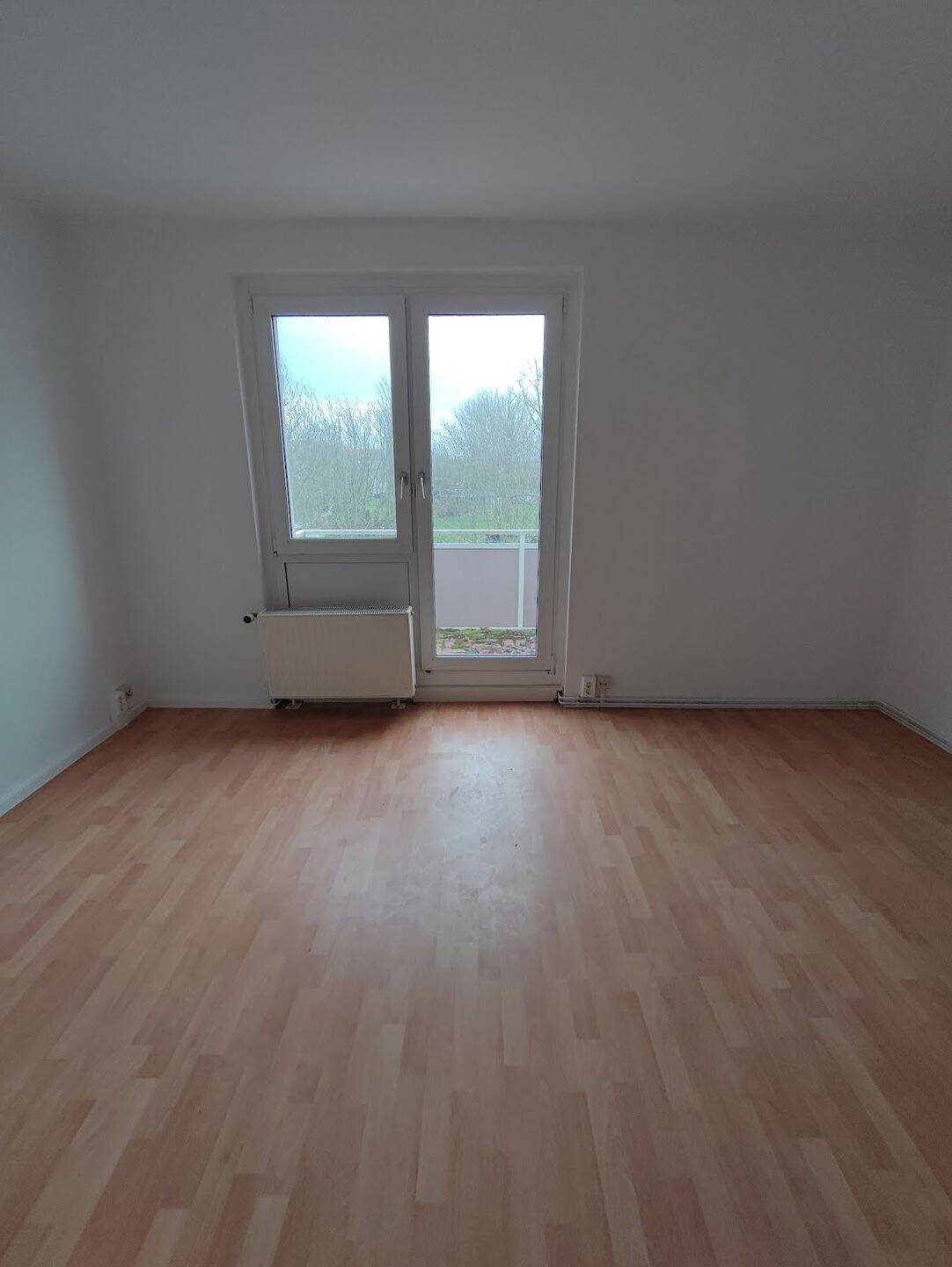 Drei Zimmer mit Balkon zum kleinen Mietpreis, 6217 Merseburg