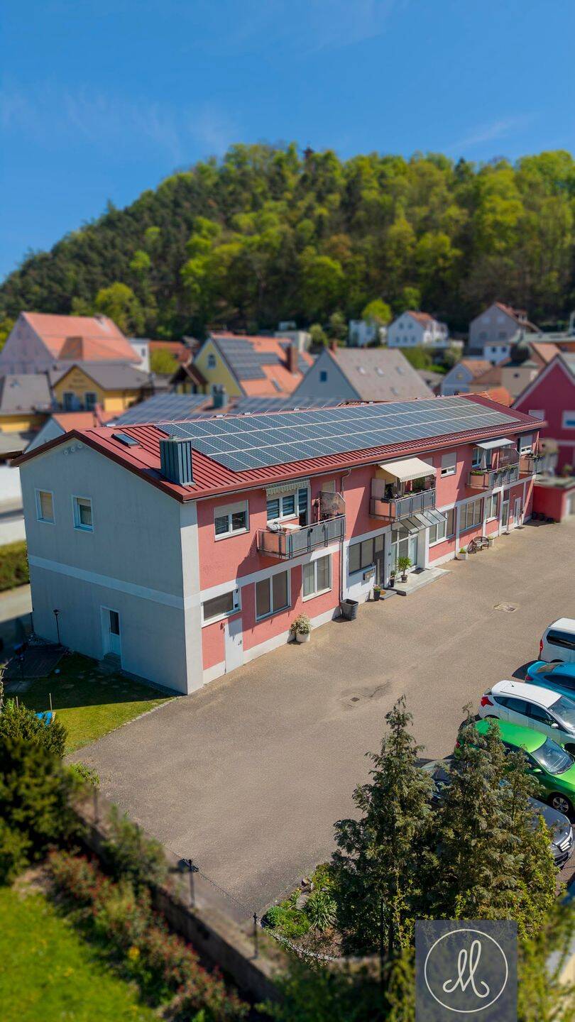 Mehrfamilienhaus mit starker Rendite und enormem Entwicklungspotenzial in Regenstauf, 93128 Regenstauf