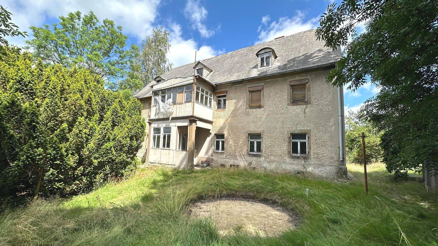 Historisches Wohnjuwel mit Weitblick – 10 Zimmer, Ausbaureserve und großzügiges Grundstück, 1904 Neukirch/Lausitz