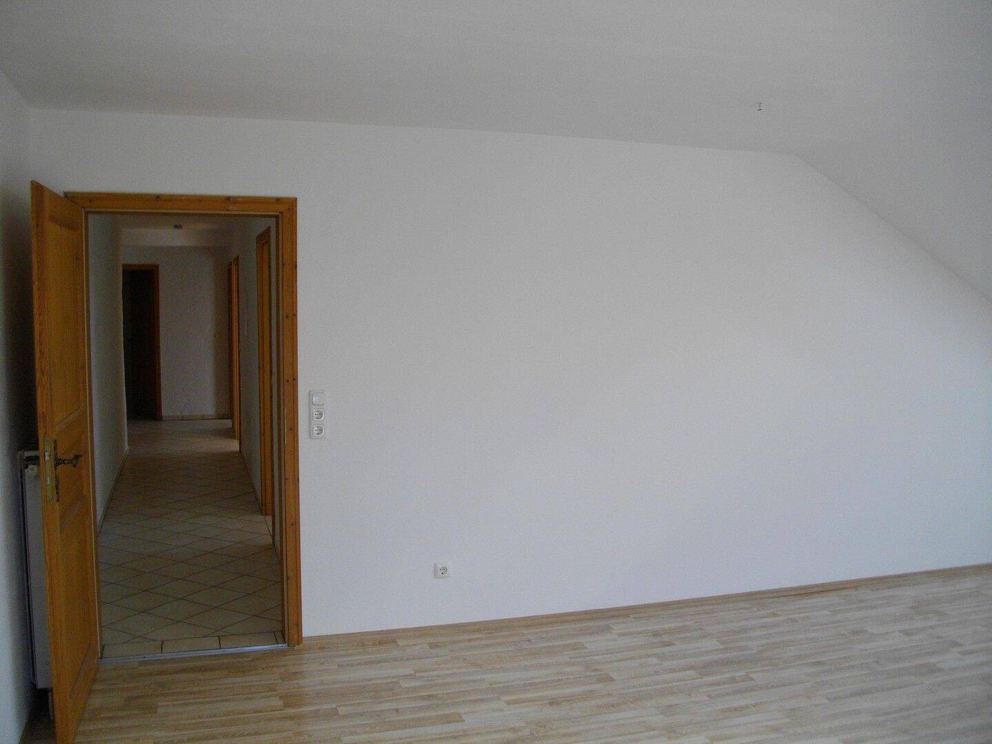 Schöne 3,5-Zimmer Wohnung mit Balkon in Königsdorf-Osterhofen, 82549 Königsdorf