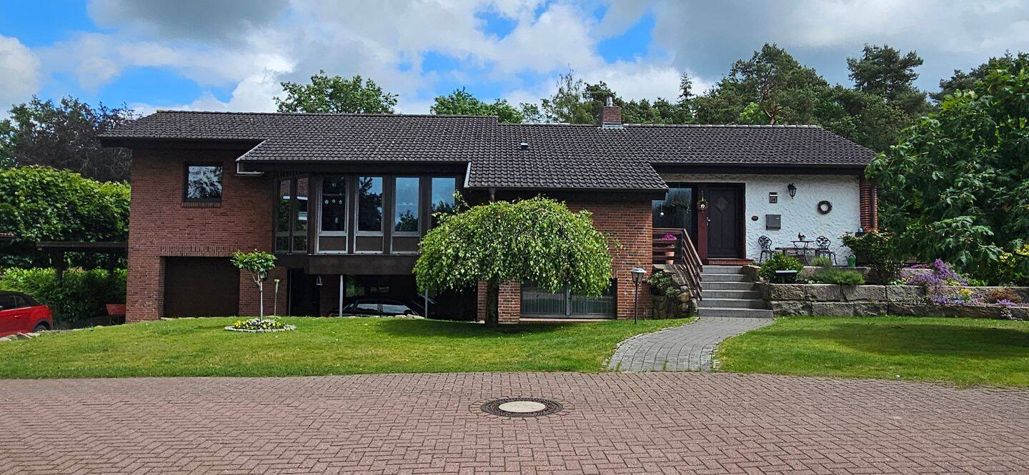 So schön kann Wohnen sein. Individuelles Wohnhaus mit Traumgrundstück-Wingst, 21789 Wingst