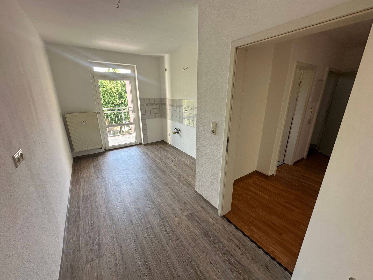 klein aber fein: 1 Raum Singlewohnung mit Balkon und Aufzug in der Innenstadt!, 7545 Gera (Bieblach Innenstadt Ostviertel Pforten Untermhaus)