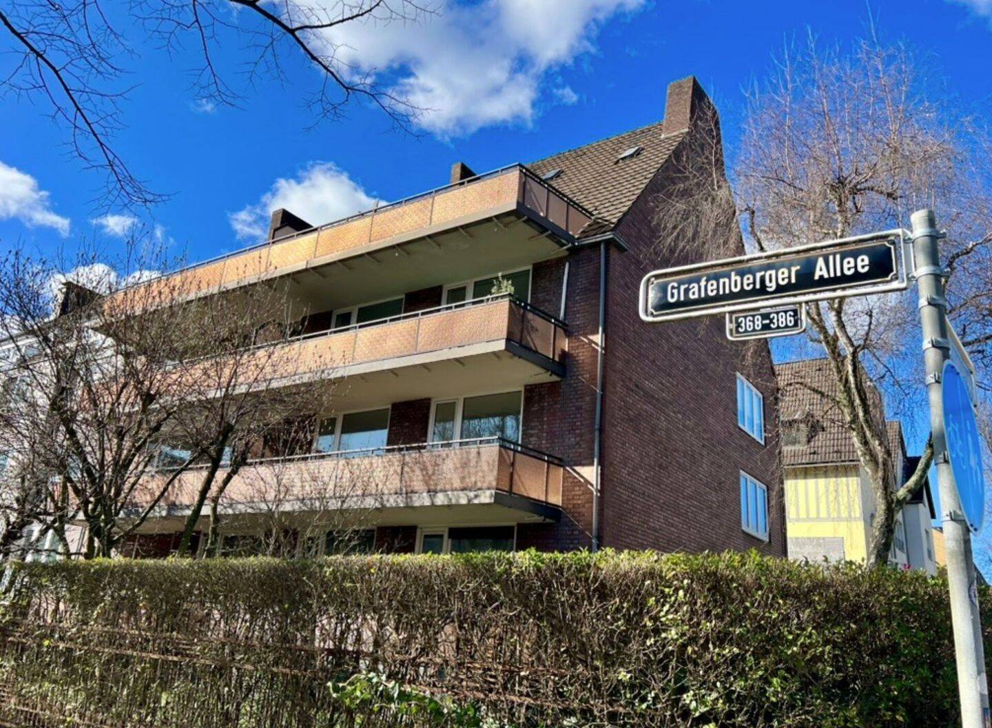 Charmante sanierte 2-Zimmer DG-Wohnung / Möbliert / inkl. Einbauküche, 40235 Düsseldorf (Flingern Nord Flingern Süd Grafenberg)
