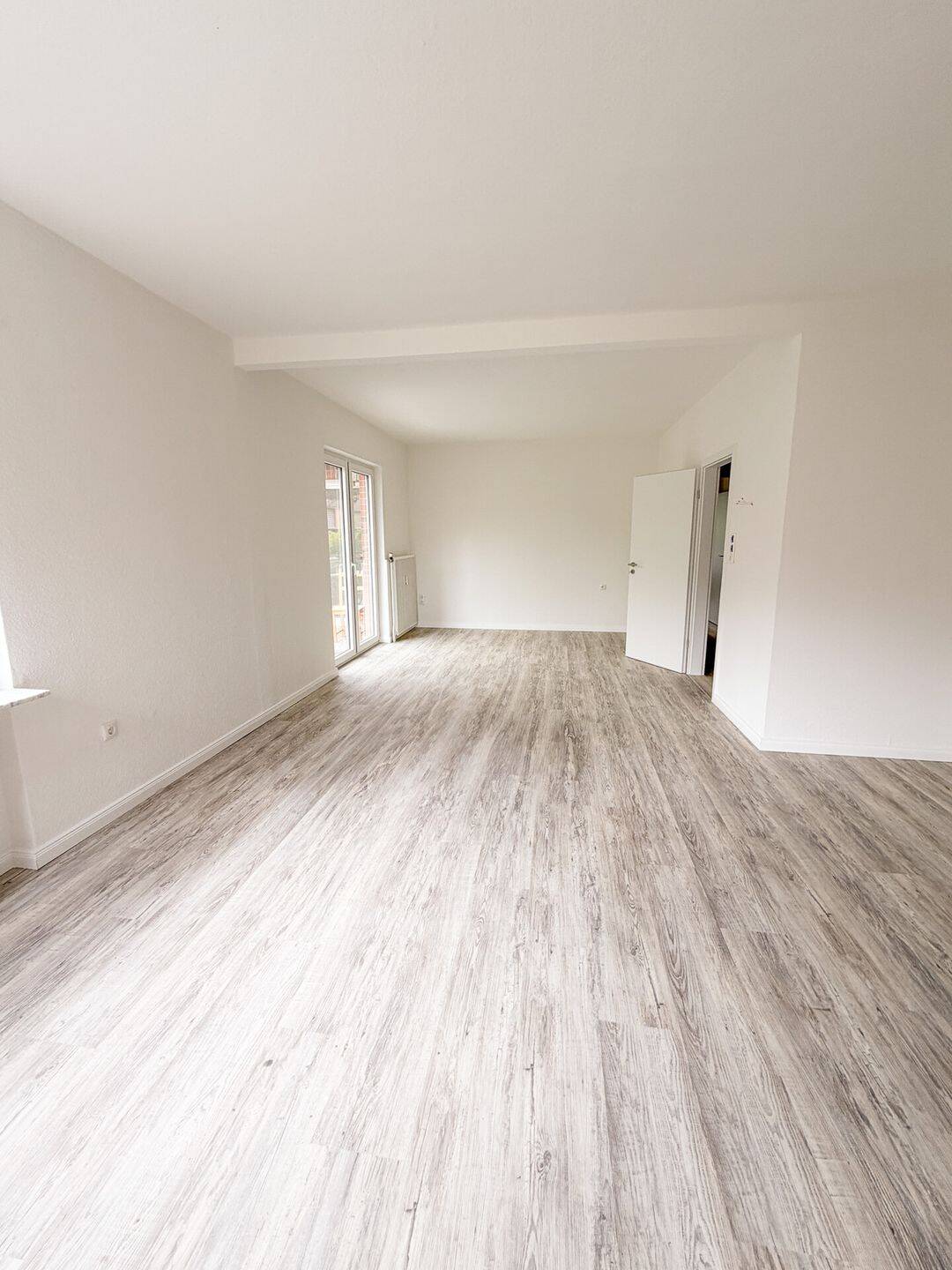 Teilmodernisierte 4-Zimmer-Wohnung mit Garten, Kamin und großzügiger Nutzfläche, 27432 Alfstedt