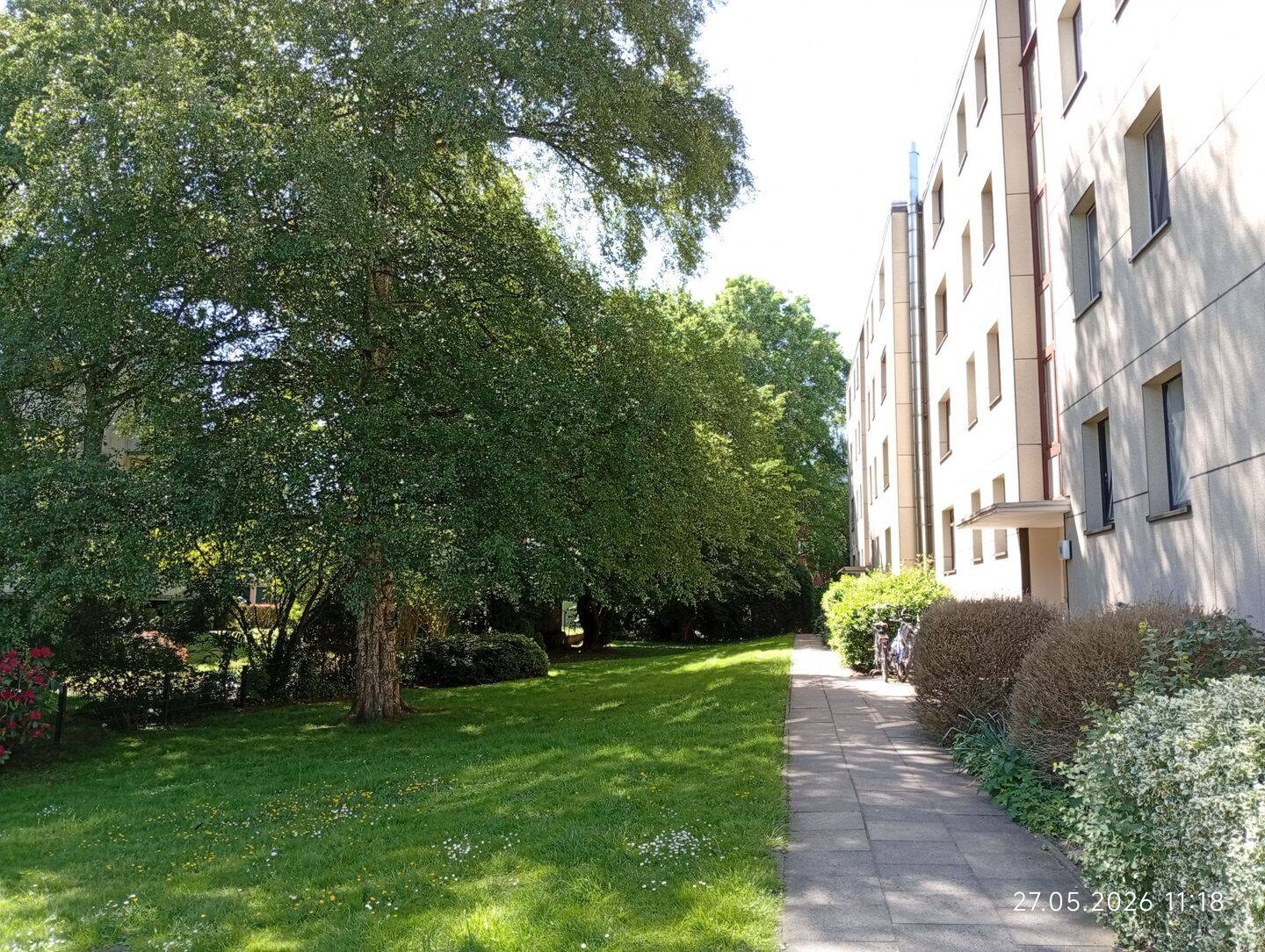 Moderne 2,5-Zimmer-Wohnung mit Balkon in Buxtehude, 21614 Buxtehude