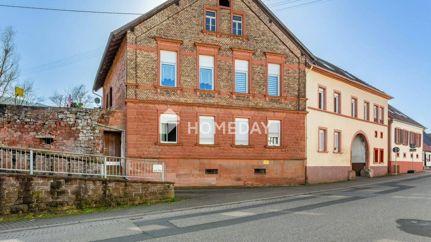 Investmentchance in Annweiler: 6 vermietete Wohnungen und weiterem Baupotenzial, 76855 Annweiler am Trifels