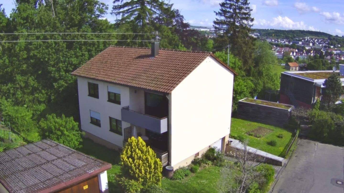 Attraktives Zweifamilienhaus in guter Wohnlage von Hechingen, 72379 Hechingen