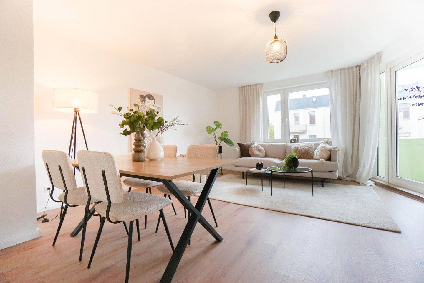 Großzügig wohnen in Bahnhofsnähe – helle 3-Zimmer-Wohnung mit Einbauküche, 27570 Bremerhaven (Geestemünde)