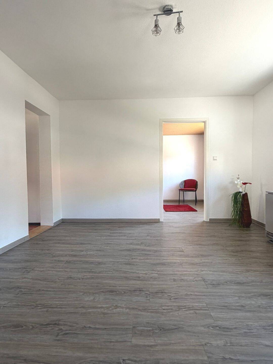 Helle 50 m² Wohnung in gepflegtem Mehrfamilienhaus, 72461 Albstadt