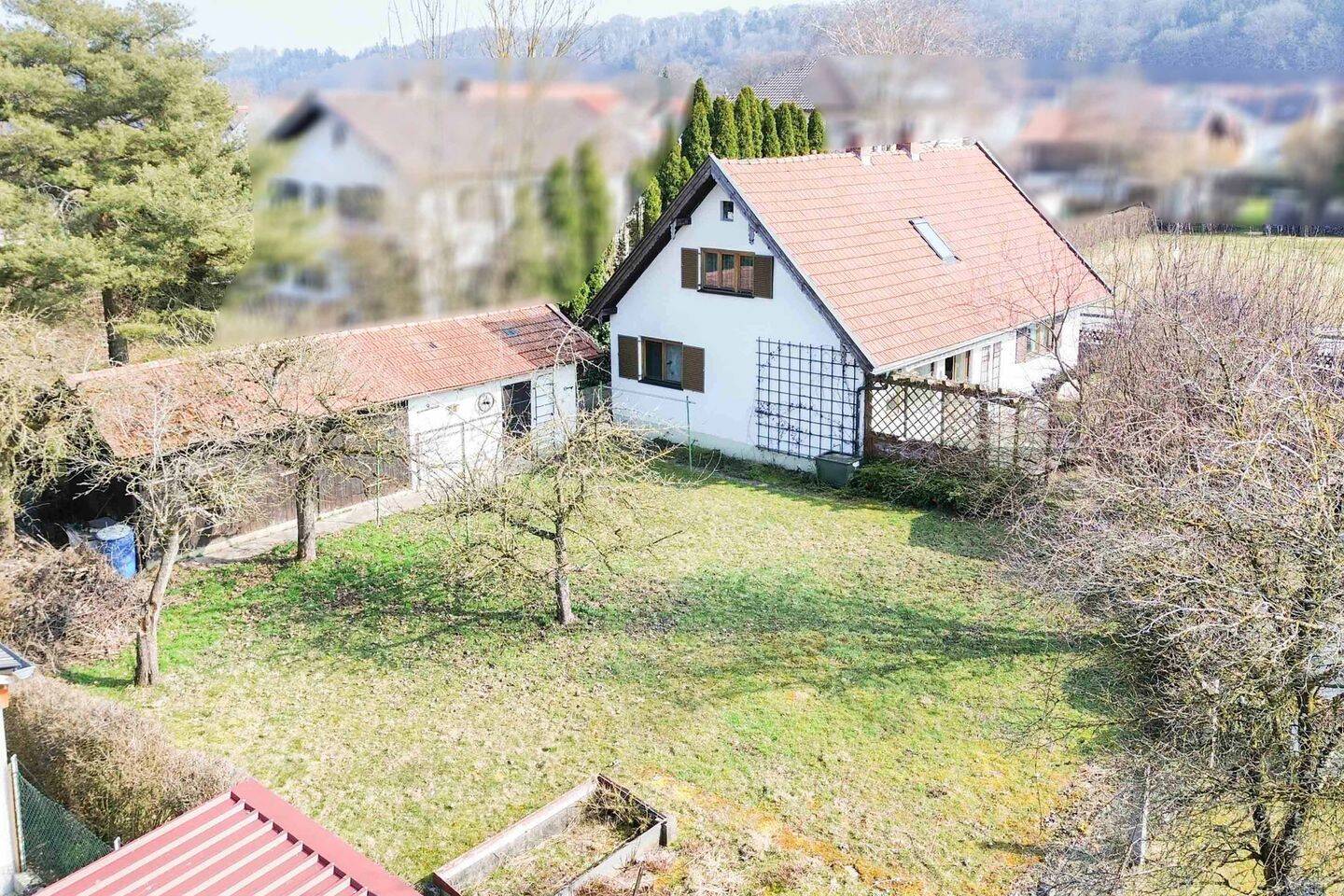 Einfamilienhaus mit 732 m² Grundstück – ländlicher Flair, zentrumsnah wohnen in Trostberg, 83308 Trostberg