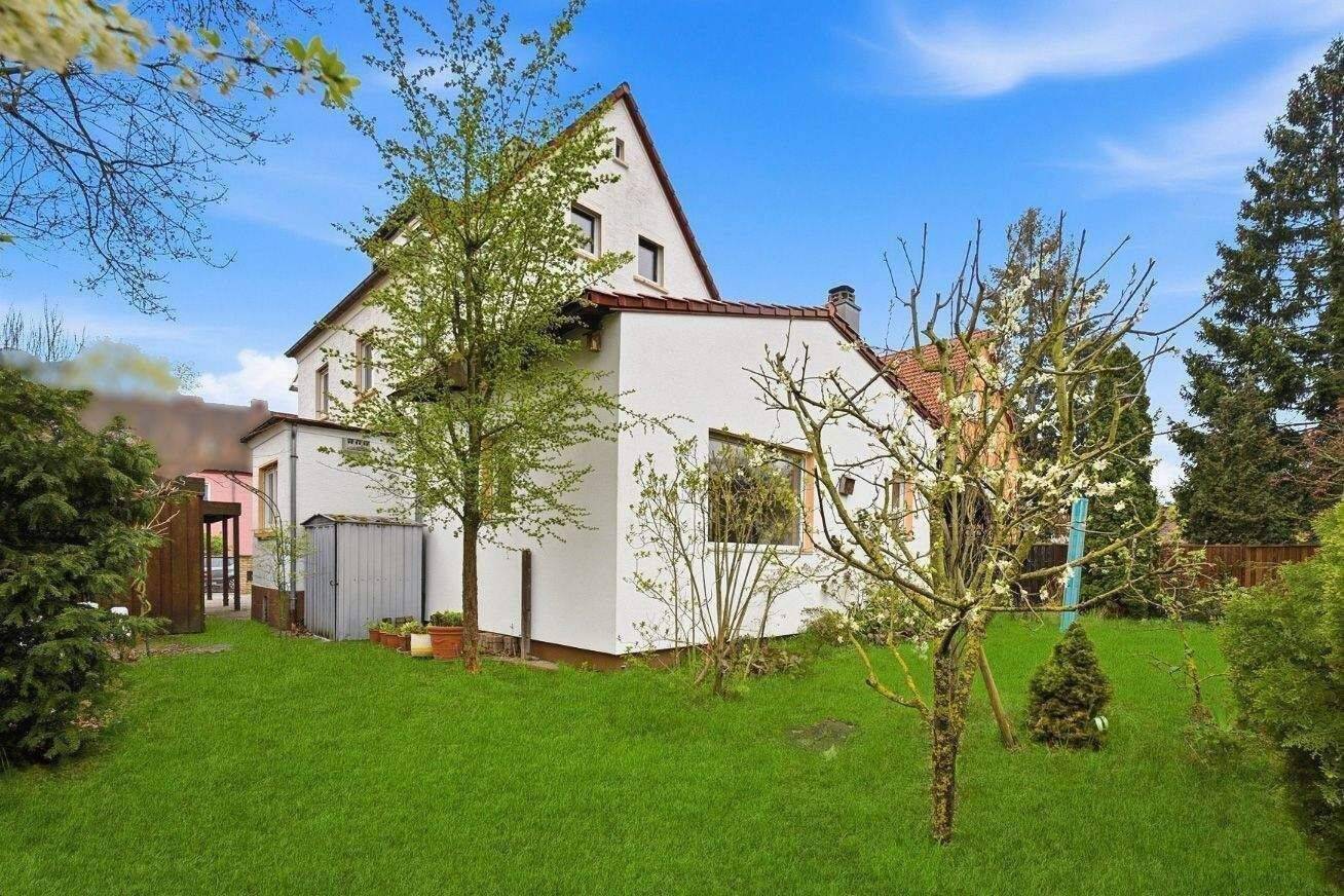Wohnhaus mit 3 Wohnungen in schöner Wohnlage, Fürth-Ronhof. Bezugsfrei!, 90765 Fürth