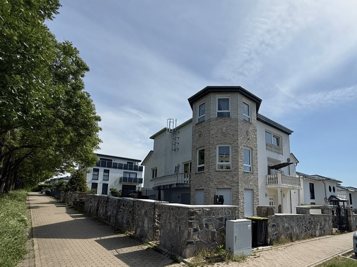 Großes 3-Familienhaus mit tollem Panoramablick in Kassel-Wolfsanger, 34125 Kassel