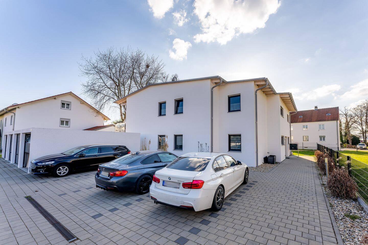 *Hochwertige und moderne 4-Zimmer Wohnung mit überdachtem Südbalkon im Straubinger Osten*, 94315 Straubing