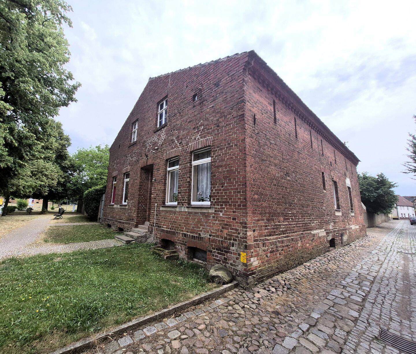 Einfamilienhaus mit Potential unweit der Schlossruine und Innenstadt von Dahme/Mark, 15936 Dahme/Mark
