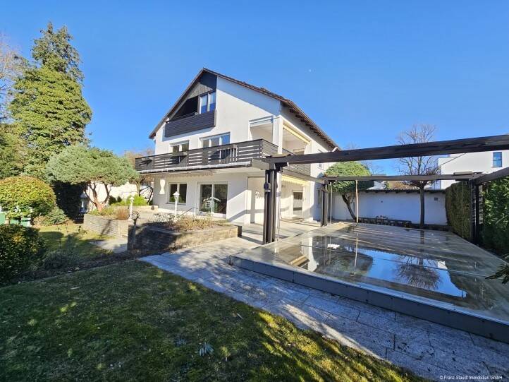 Wohnhaus in Top Lage im Bessenbacher Weg mit großem Garten und Pool, 63739 Aschaffenburg (Innenstadt Österreicher Kolonie)