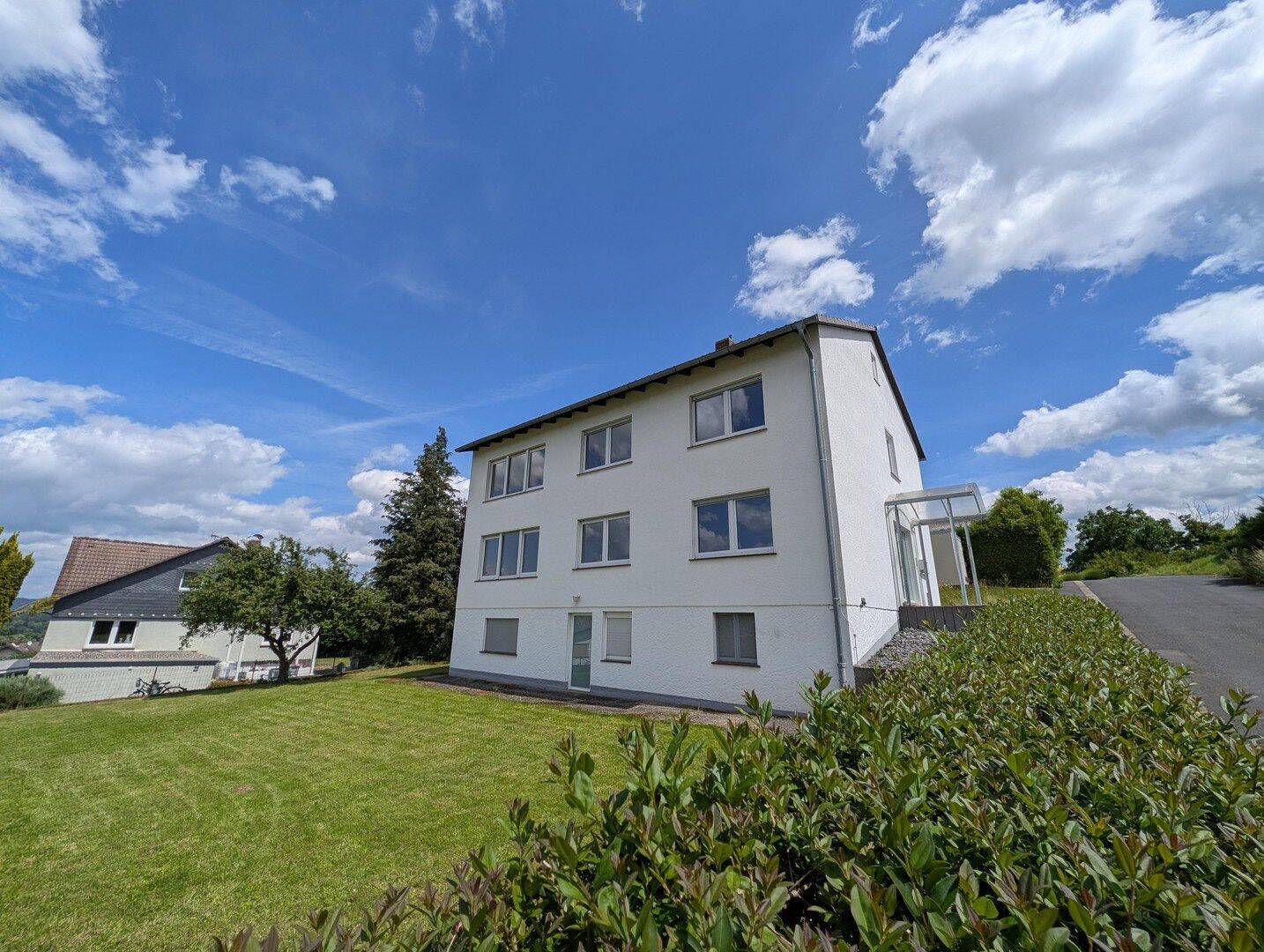 Großzügiges, freistehendes Zweifamilien-Haus – Gepflegt, 34632 Jesberg