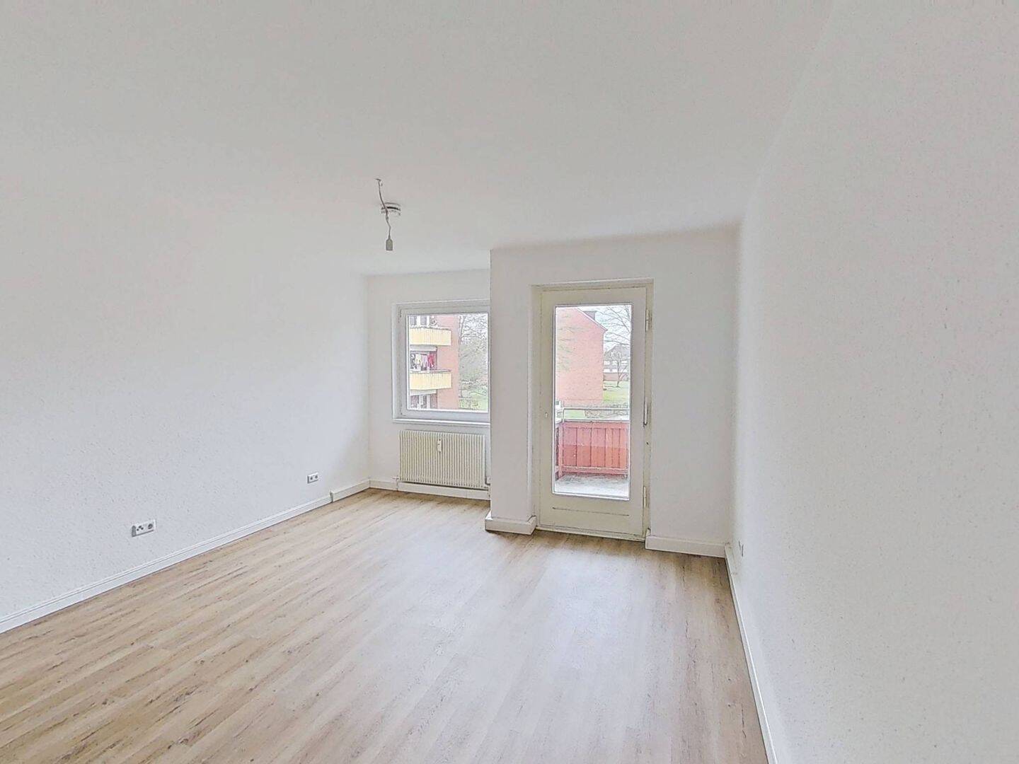 Großzügiges Wohnen: Helle 4-Zi.-Wohnung mit Balkon, 49356 Diepholz