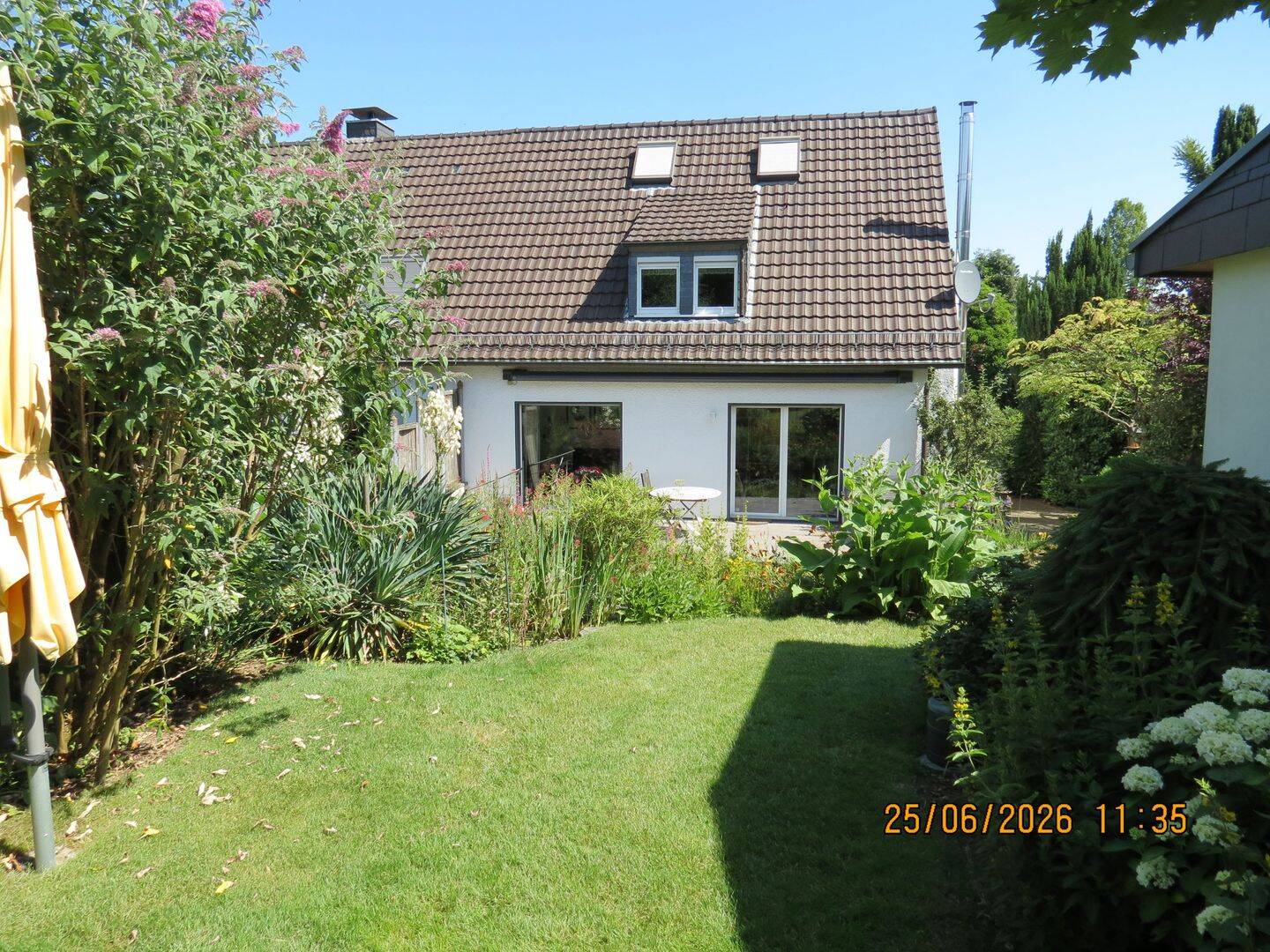 Doppelhaushälfte mit wunderschönem Garten und Garage, 40822 Mettmann