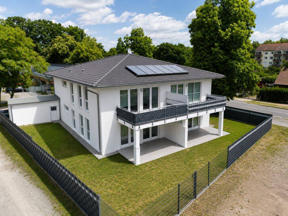 Ihr neues Zuhause – 90 m² Wohnkomfort: 3 Zimmer, Terrasse, Keller & Stellplatz in Erkner, 15537 Erkner