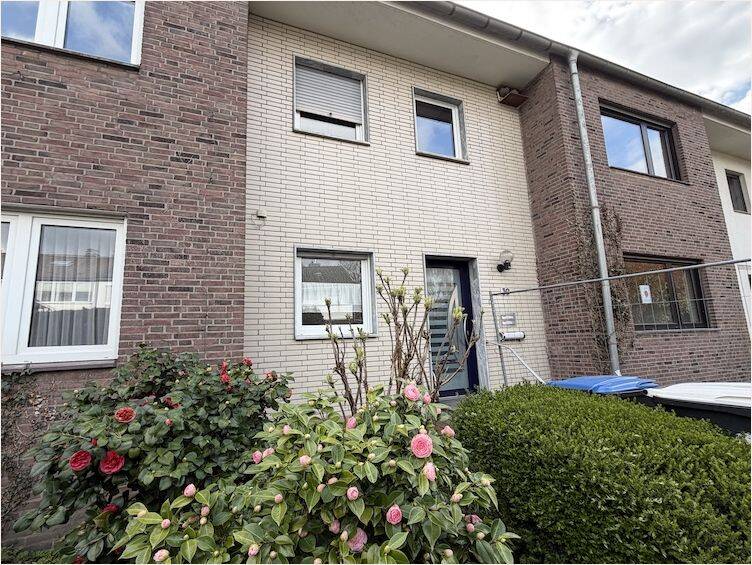 Zwei-Zimmer-Wohnung im Obergeschoss eines Zweifamilienhauses, 52066 Aachen