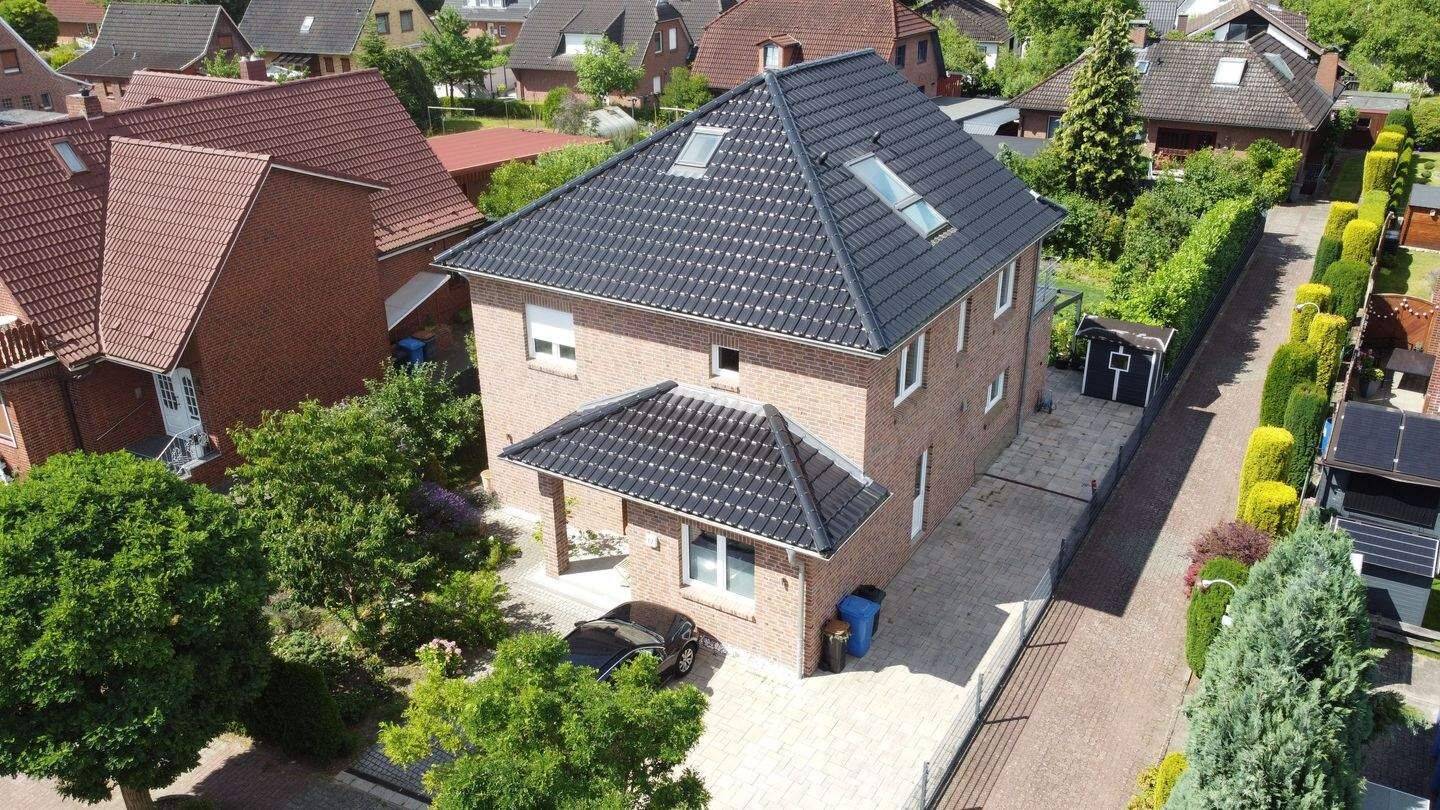 Geräumiges Einfamilienhaus mit Dachterrasse in ruhiger Spielstraße, 21629 Neu Wulmstorf
