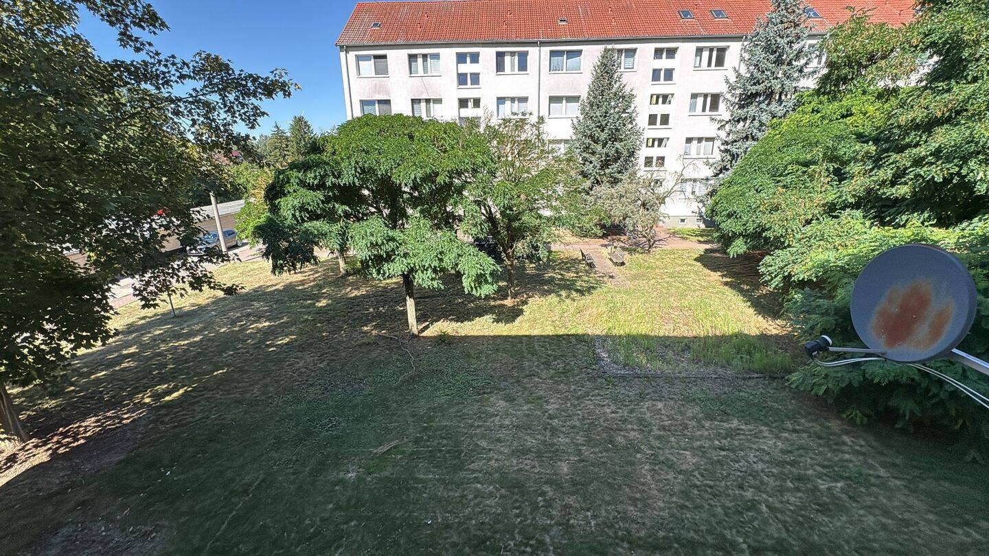 Erstbezug nach Renovierung! Helle 2 Zimmer Wohnung mit Balkon, neuer Elektrik und sofort bezugsfrei, 6369 Südliches Anhalt