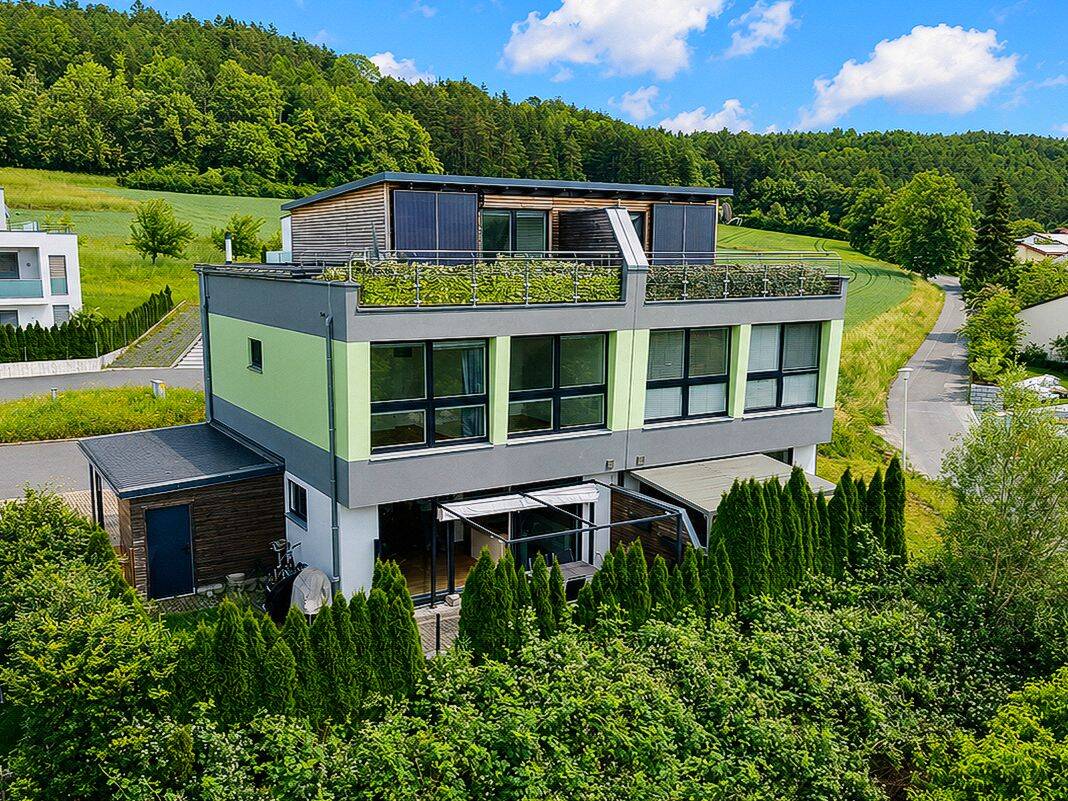 Exklusive Doppelhaushälfte in bester Lage von Kronach zu vermieten, 96317 Kronach