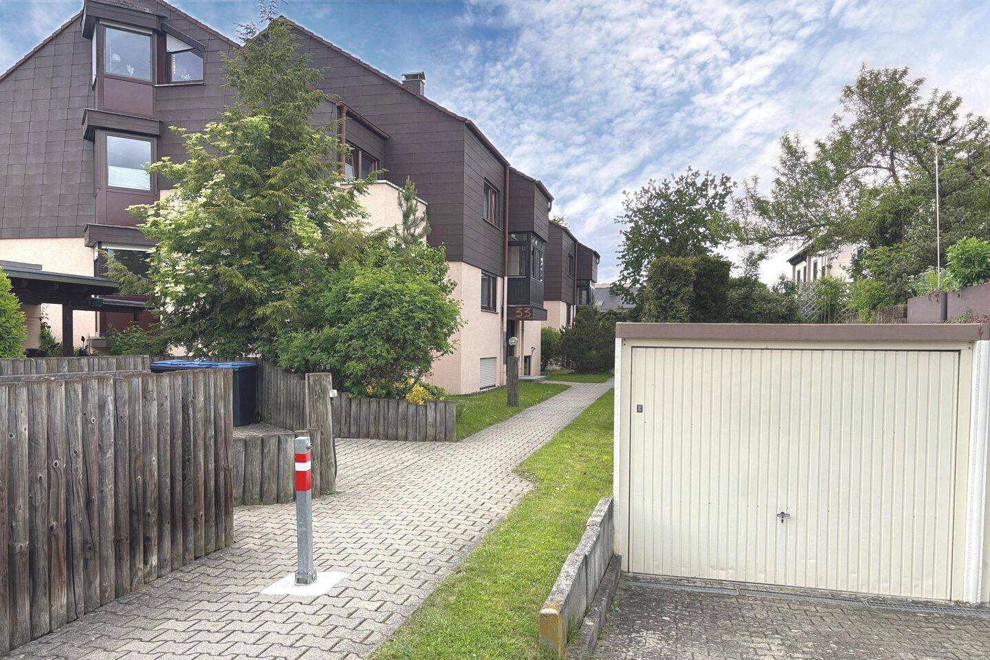 Große Dachterrasse in Westausrichtung – 2½-Zimmer-Dachgeschosswohnung mit Potenzial in Renningen, 71272 Renningen